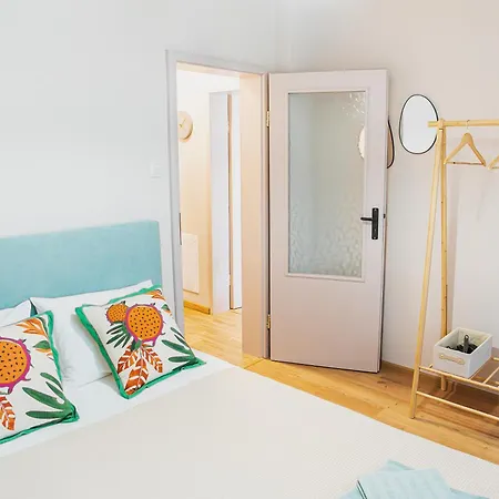 Апартамент За Гости Ирис Iris Guest Apartment Veliko Tŭrnovo Exterior photo